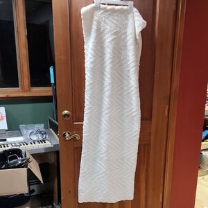 Elegant White Strapless Dress